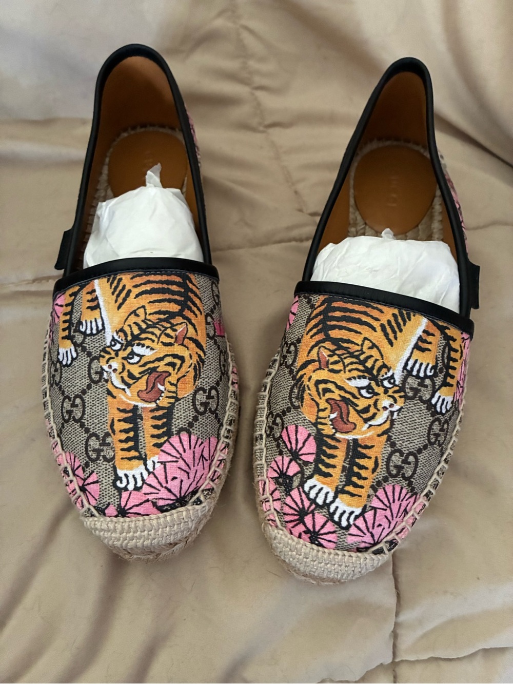 New Authentic Gucci Bengal Tiger Pink and Beige Textured Sole Espadrilles Size 7